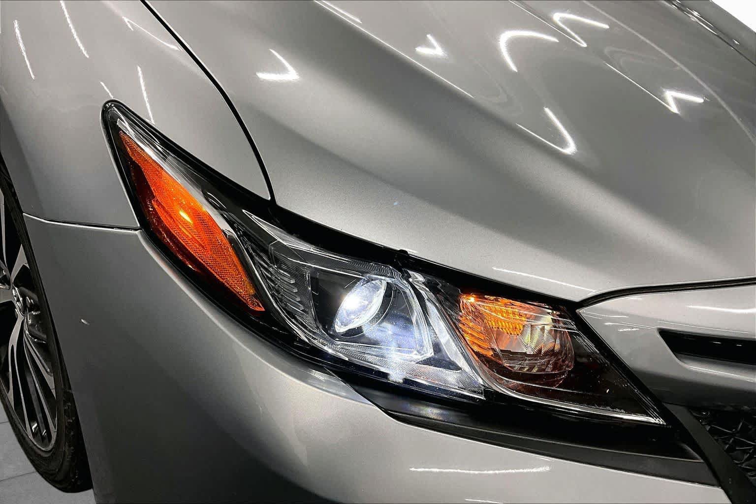 Used 2018 Toyota Camry SE FWD image 27