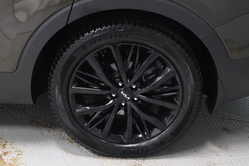 Used 2022 Kia Telluride SX w/ SX Prestige Package image 16