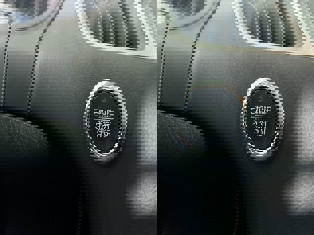 Used 2022 Ford Edge SE w/ Black Appearance Package image 22