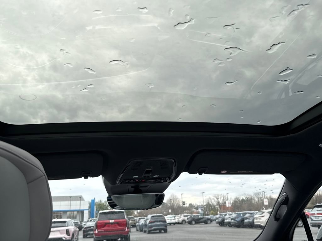 New 2026 Cadillac Lyriq Premium Luxury image 17