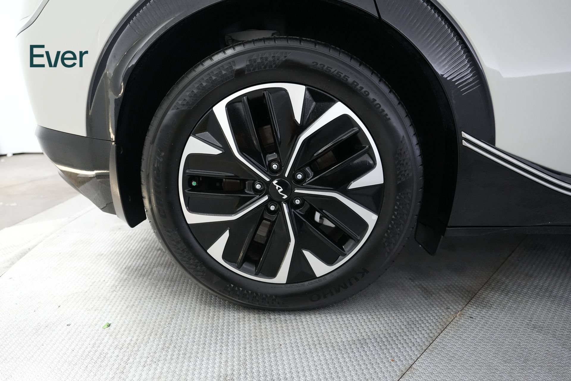 Used 2024 Kia EV6 Wind RWD image 22