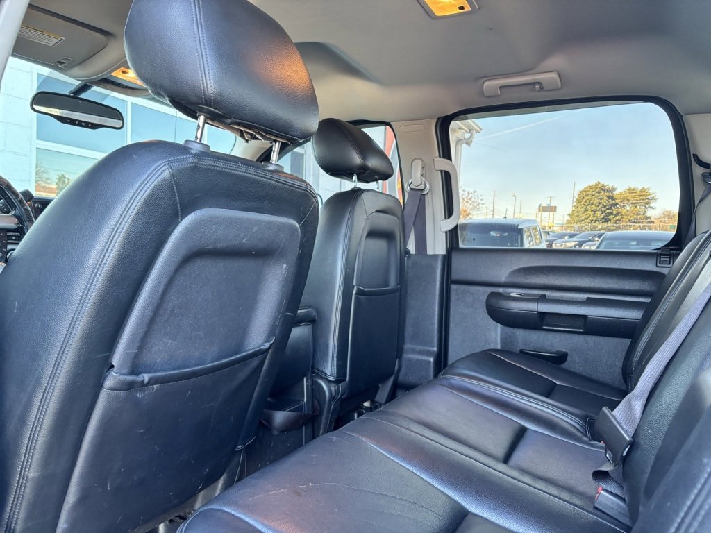 Used 2010 Chevrolet Silverado 2500 LT w/ Interior Plus Package image 17