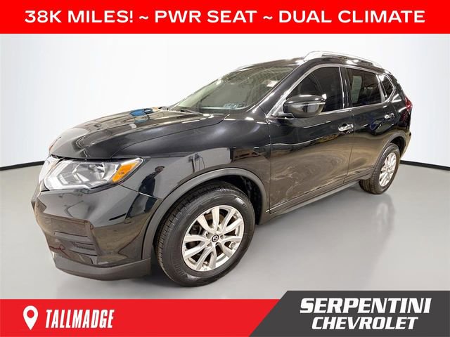 Used 2018 Nissan Rogue SV image 1