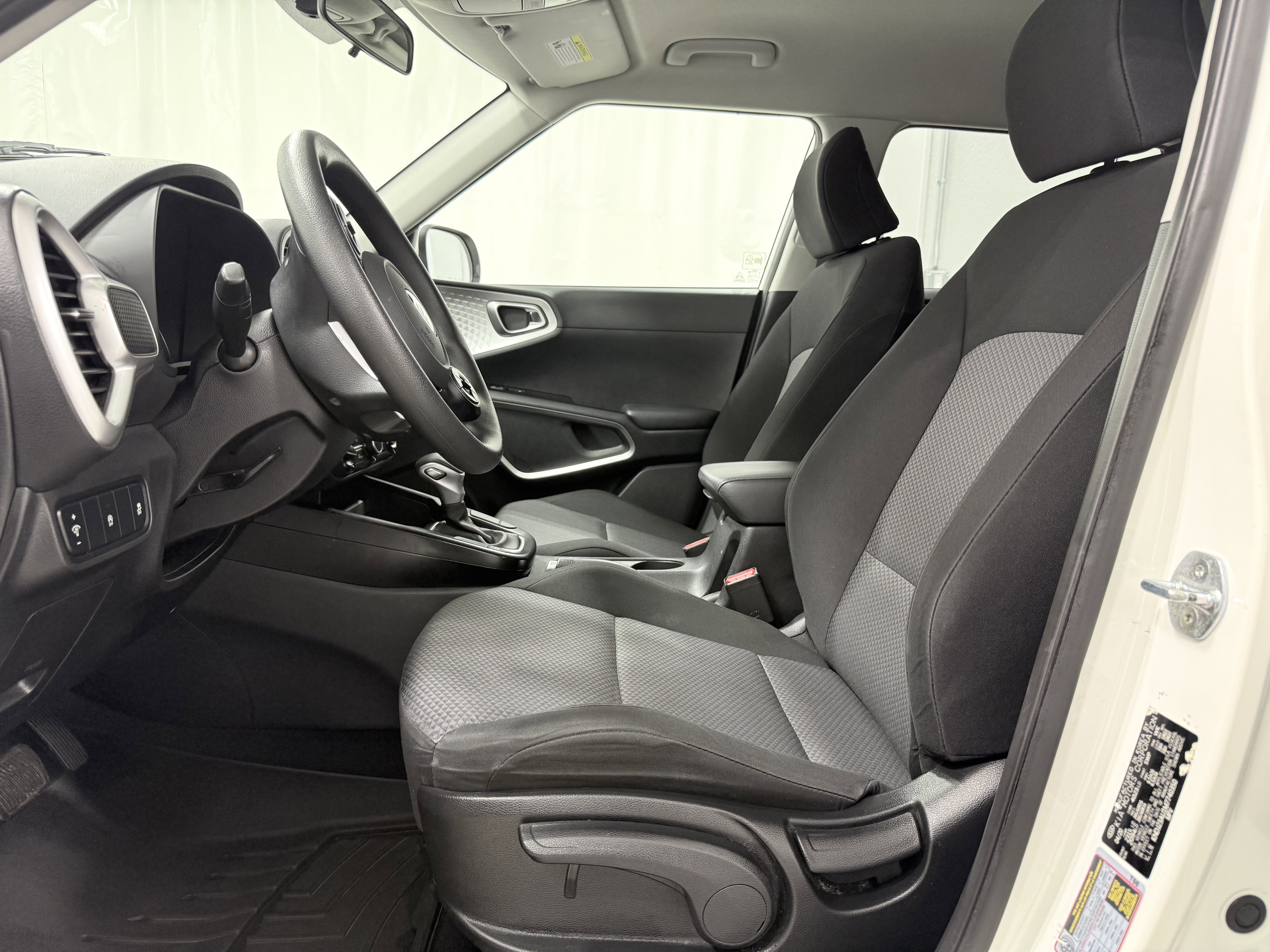 Used 2021 Kia Soul LX image 15