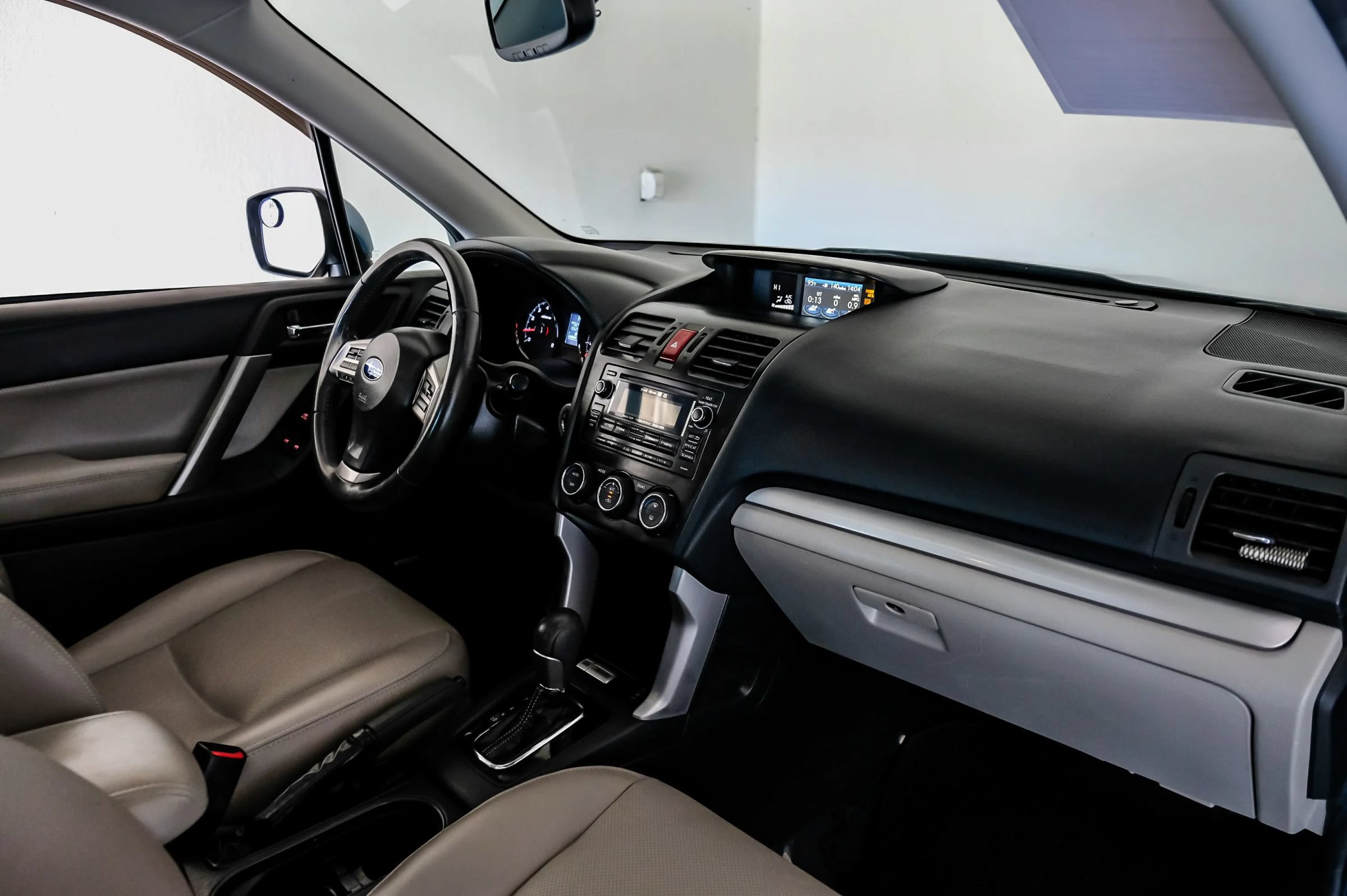 Used 2015 Subaru Forester 2.5i Touring AWD/4WD image 12