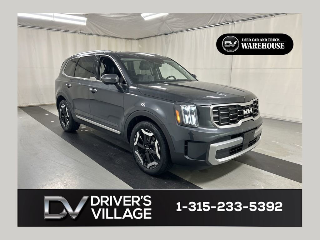 Used 2023 Kia Telluride S AWD/4WD image 1