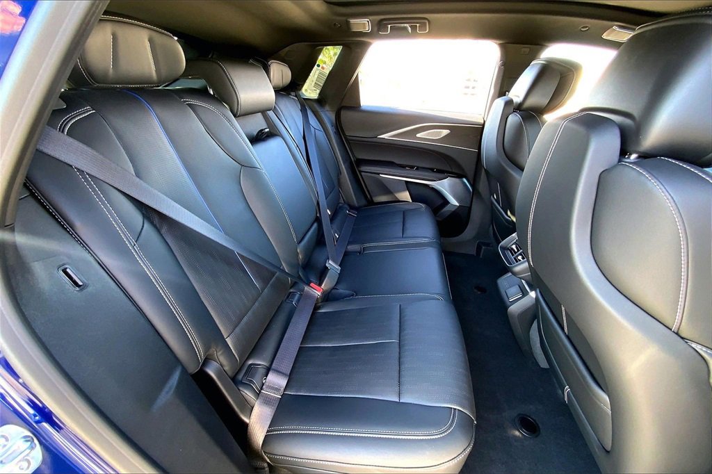 New 2026 Cadillac Lyriq V image 31