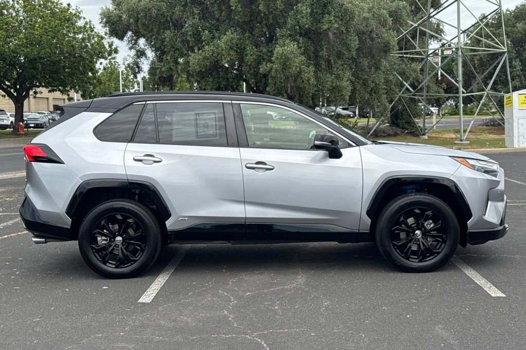 Used 2023 Toyota RAV4 XSE AWD/4WD image 3
