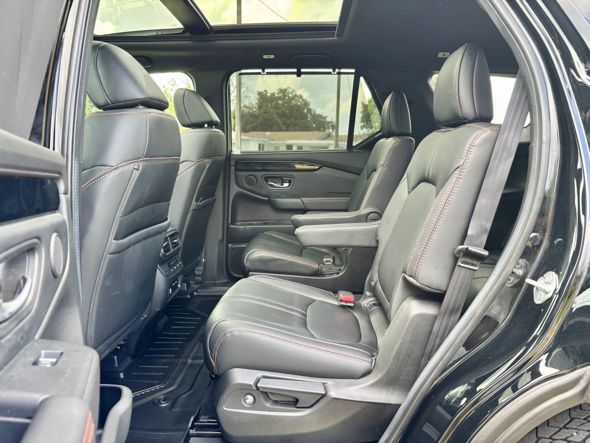 Used 2025 Honda Pilot TrailSport image 25
