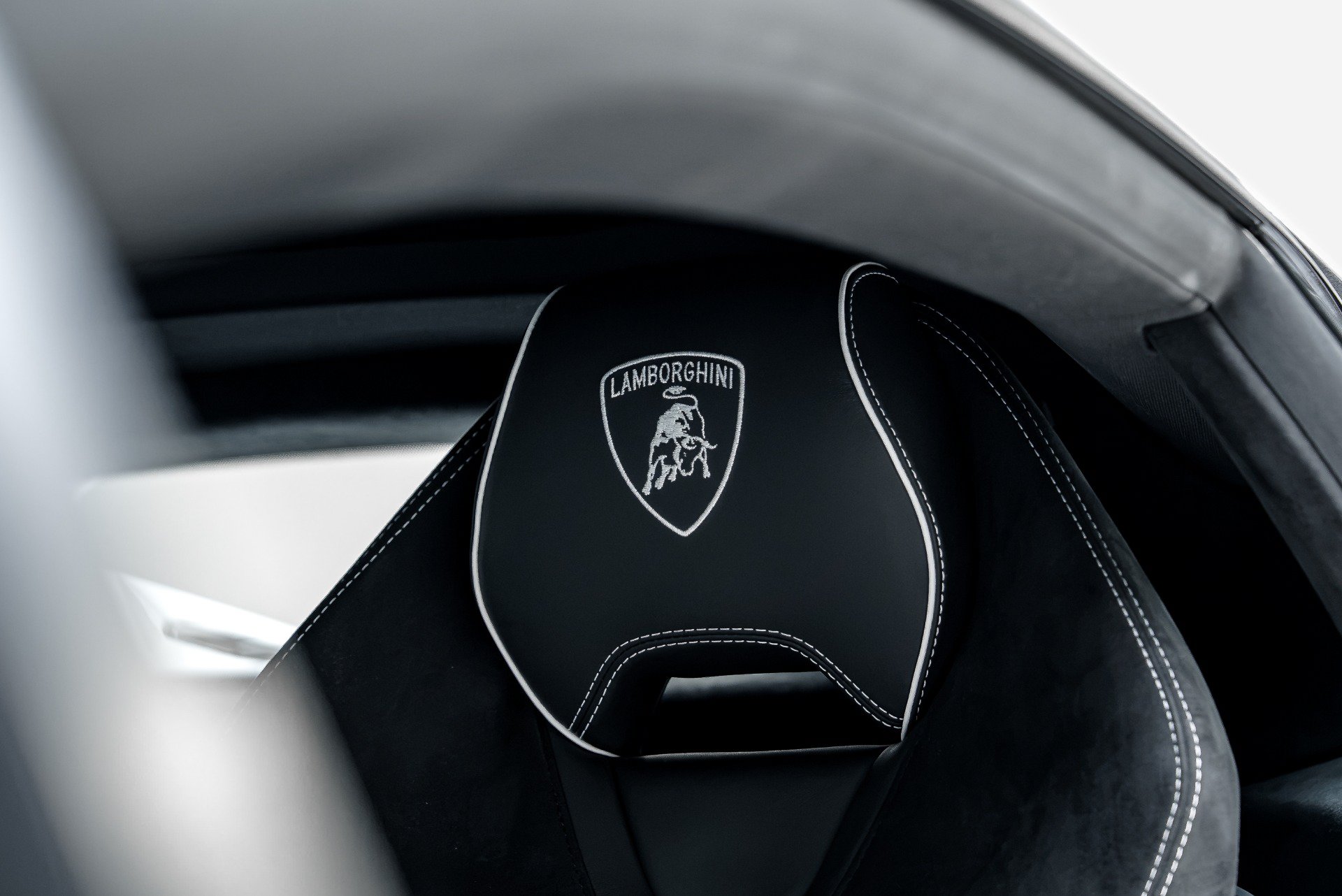 Used 2023 Lamborghini Huracan Tecnica RWD image 46
