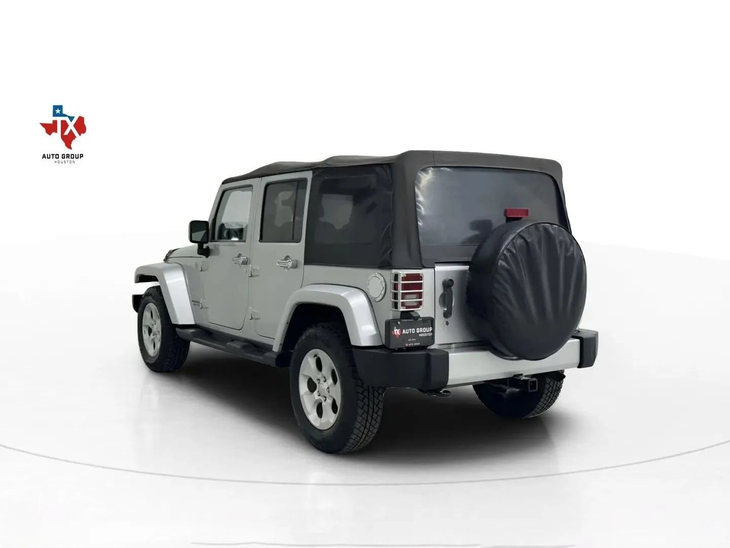 Used 2011 Jeep Wrangler Unlimited Sahara image 4