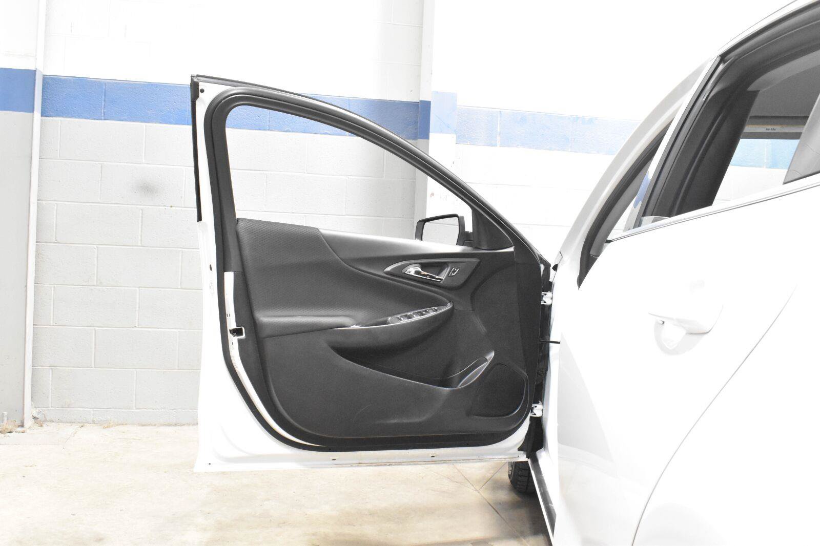 Used 2024 Chevrolet Malibu LT FWD image 9