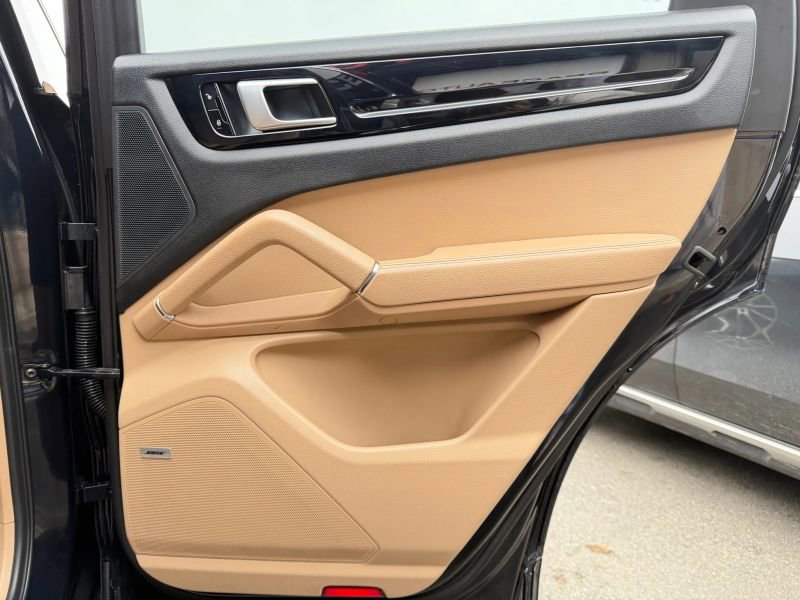 Used 2019 Porsche Cayenne AWD/4WD image 25