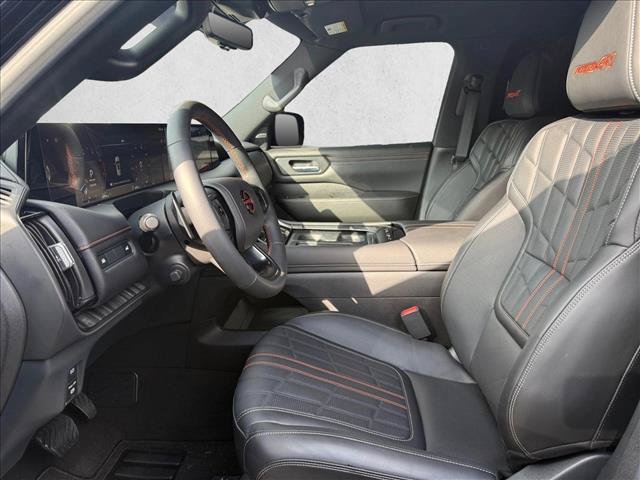 Used 2025 Nissan Armada PRO-4X w/ Convenience Package AWD/4WD image 16