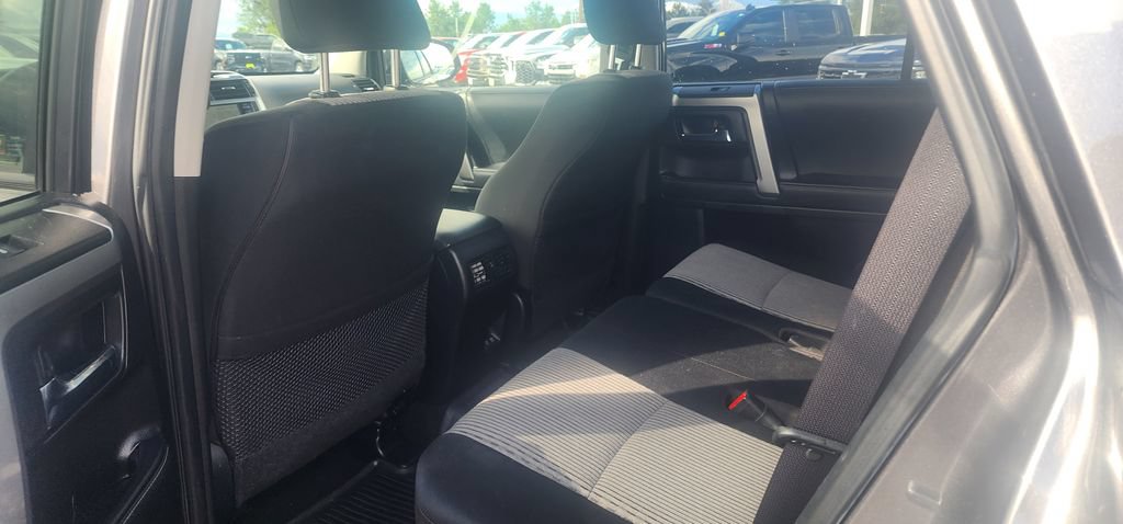 Used 2020 Toyota 4Runner SR5 AWD/4WD image 4
