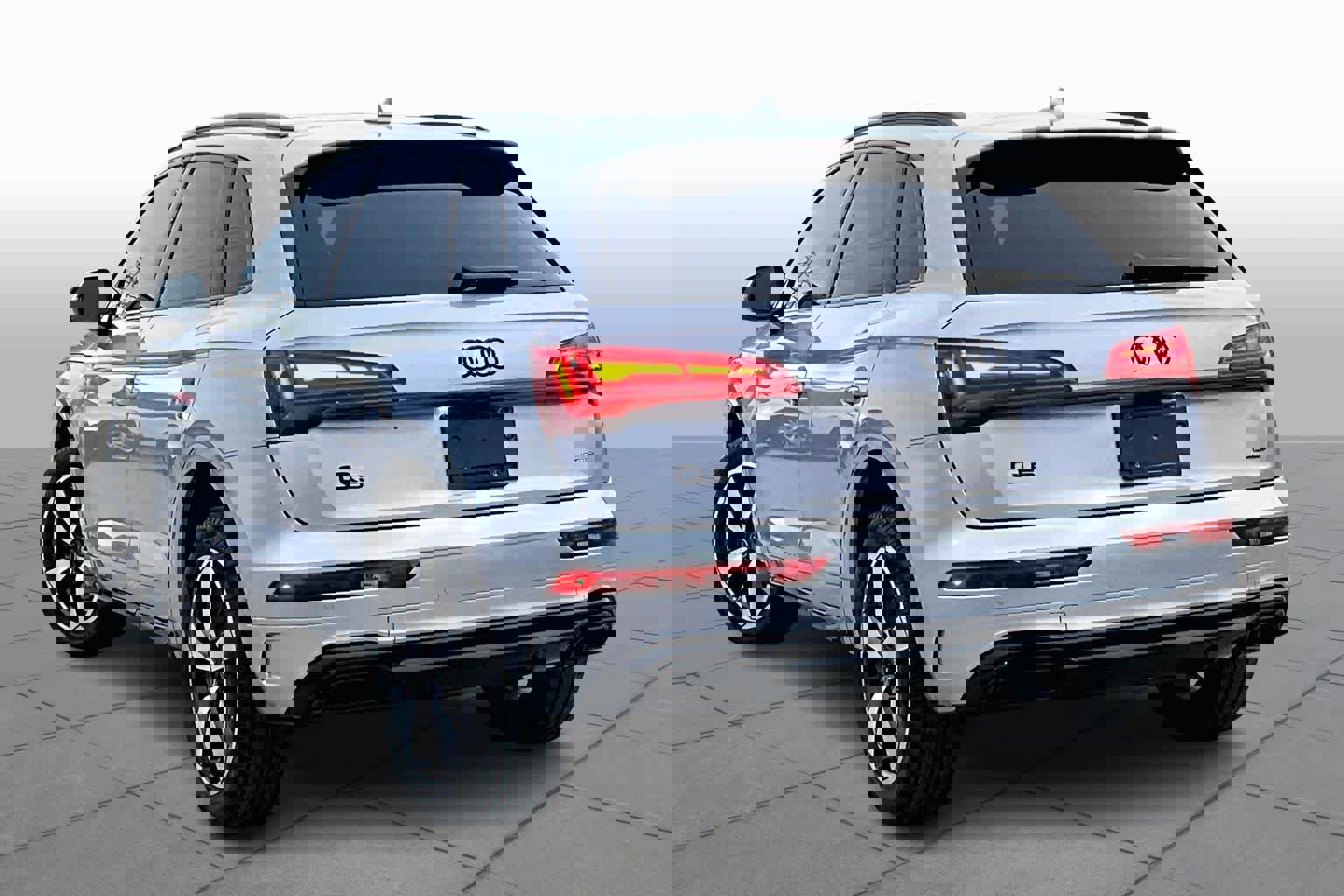 Certified 2024 Audi Q5 2.0T Prestige w/ Prestige Package image 11