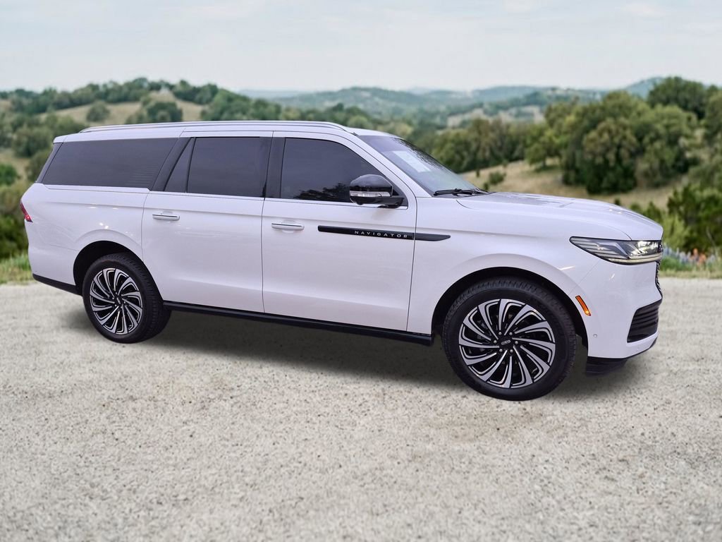 Used 2025 Lincoln Navigator L Black Label AWD/4WD image 14