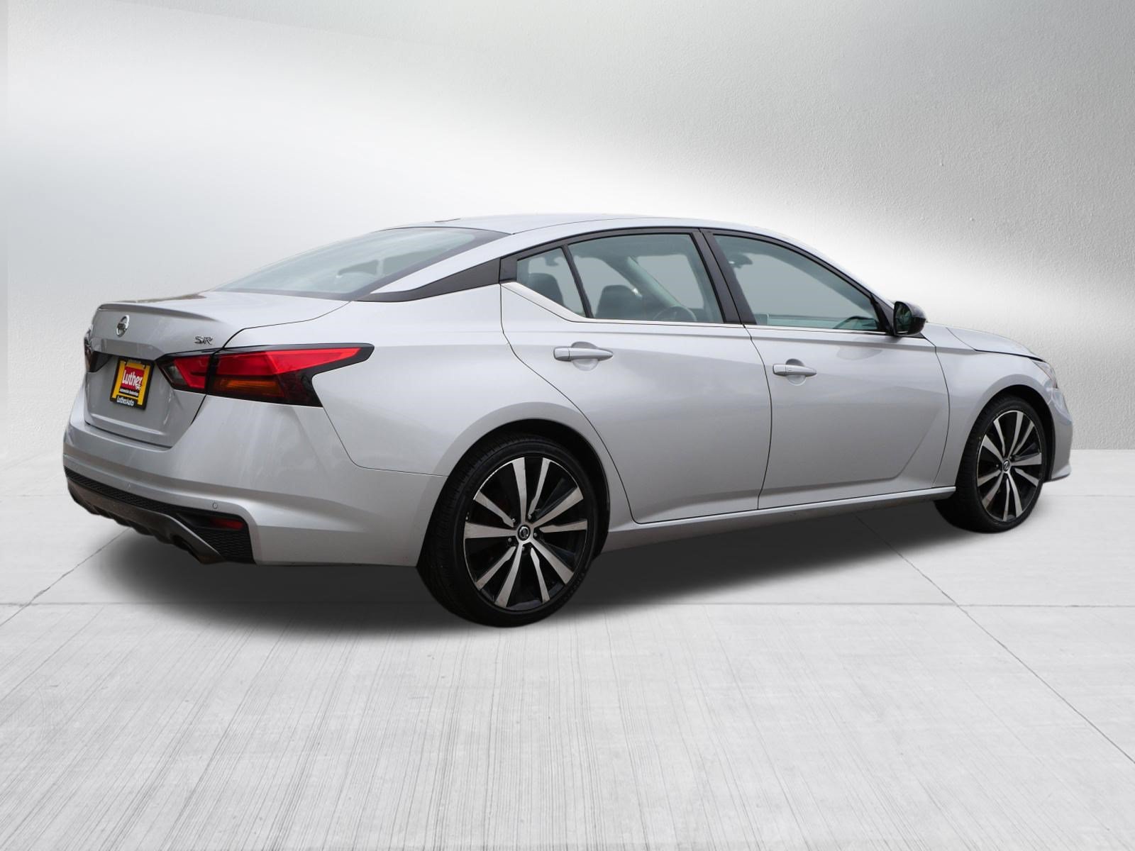 Used 2020 Nissan Altima 2.5 SR FWD image 7