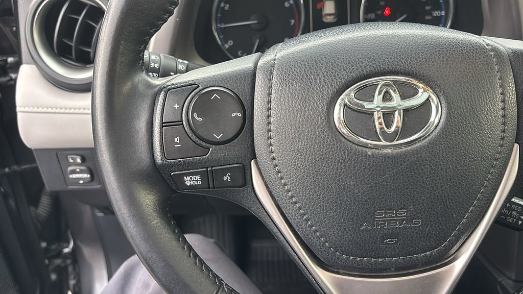 Used 2018 Toyota RAV4 Limited image 17
