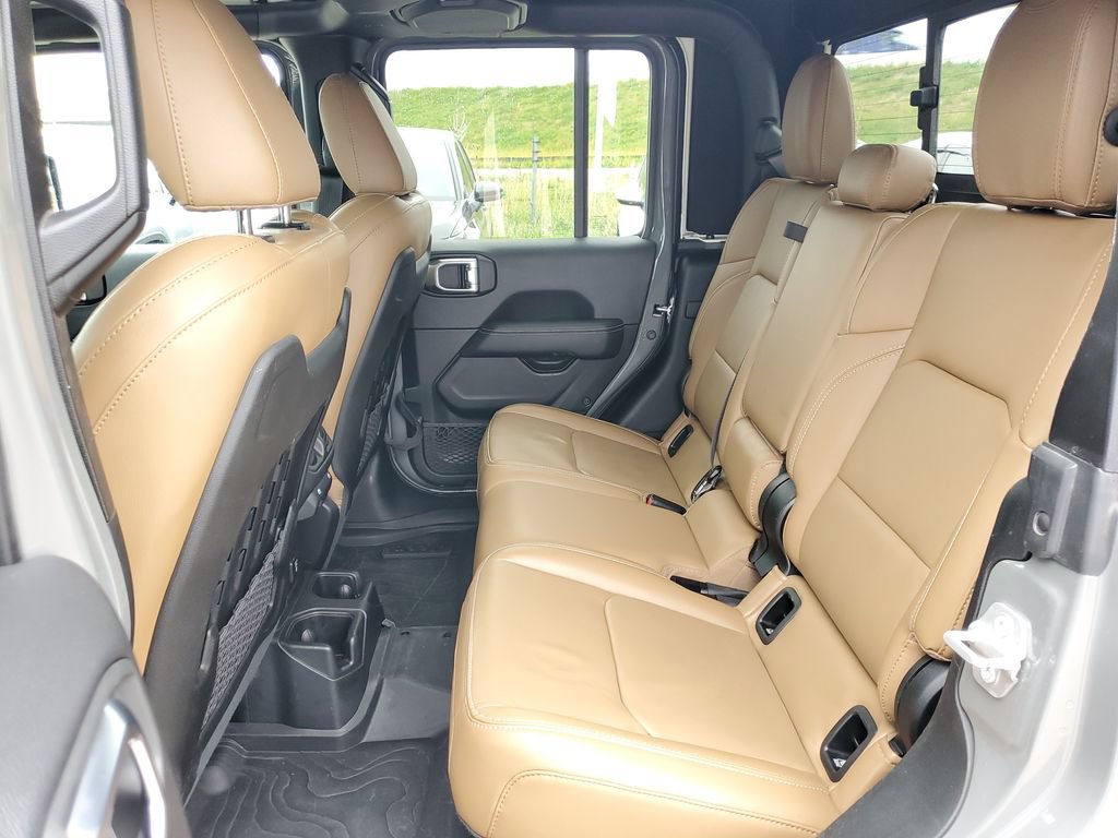 Used 2021 Jeep Gladiator Rubicon AWD/4WD image 11