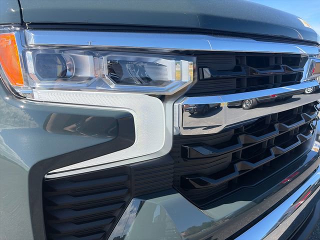 Used 2025 Chevrolet Silverado 1500 LT AWD/4WD image 13