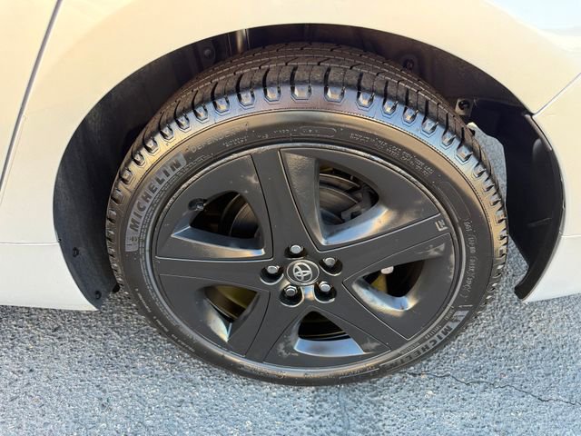 Used 2016 Toyota Prius Three Touring FWD image 13