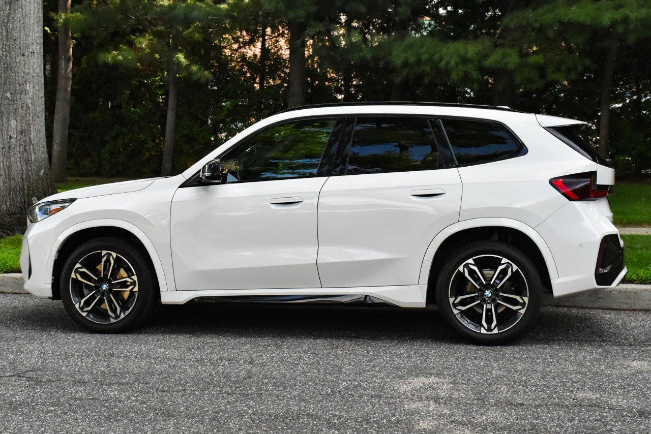 Used 2023 BMW X1 xDrive28i w/ Premium Package AWD/4WD image 4