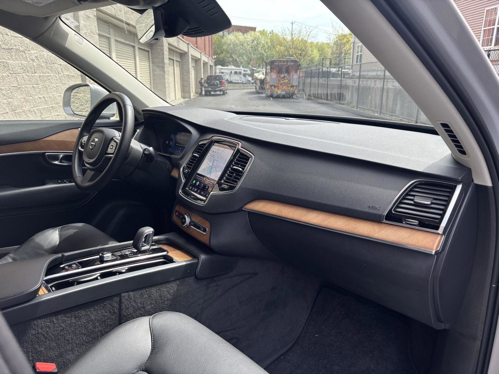 Used 2024 Volvo XC90 B5 Plus AWD/4WD image 9