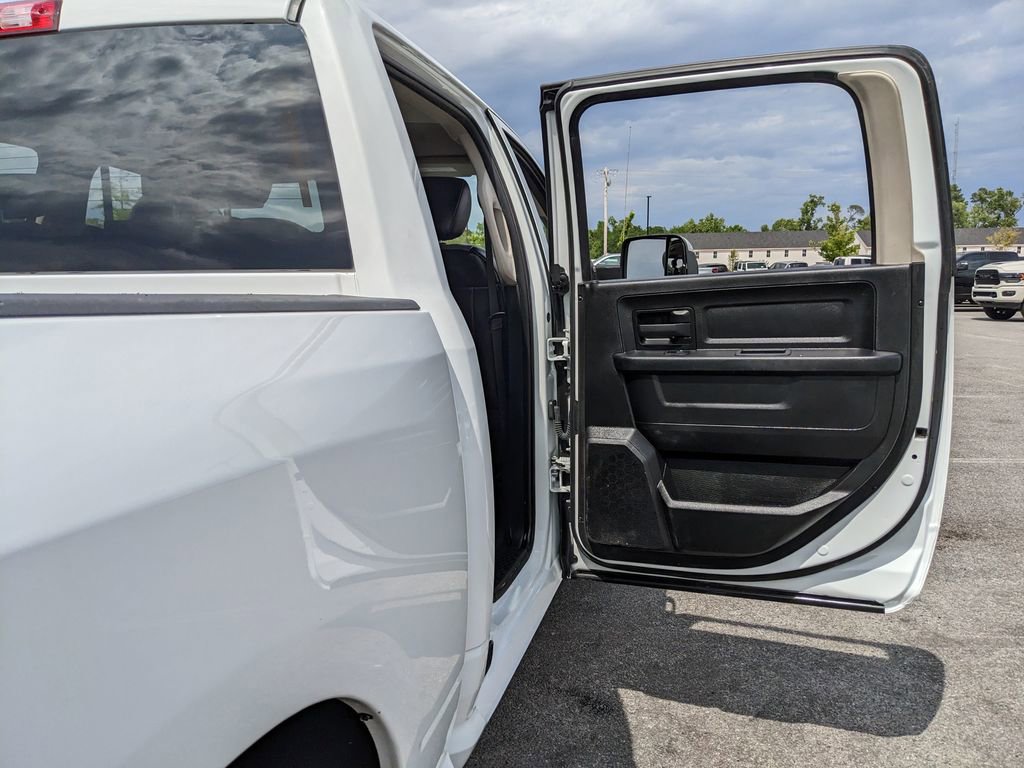 Used 2022 RAM 1500 Tradesman w/ Chrome Appearance Group AWD/4WD image 34