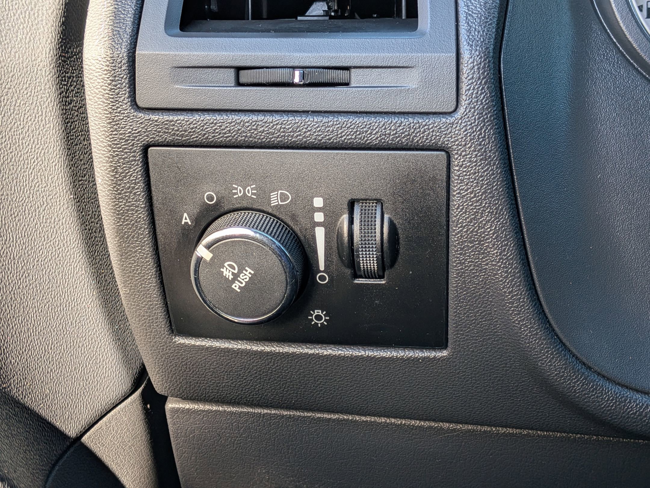 Used 2013 Dodge Challenger R/T image 18