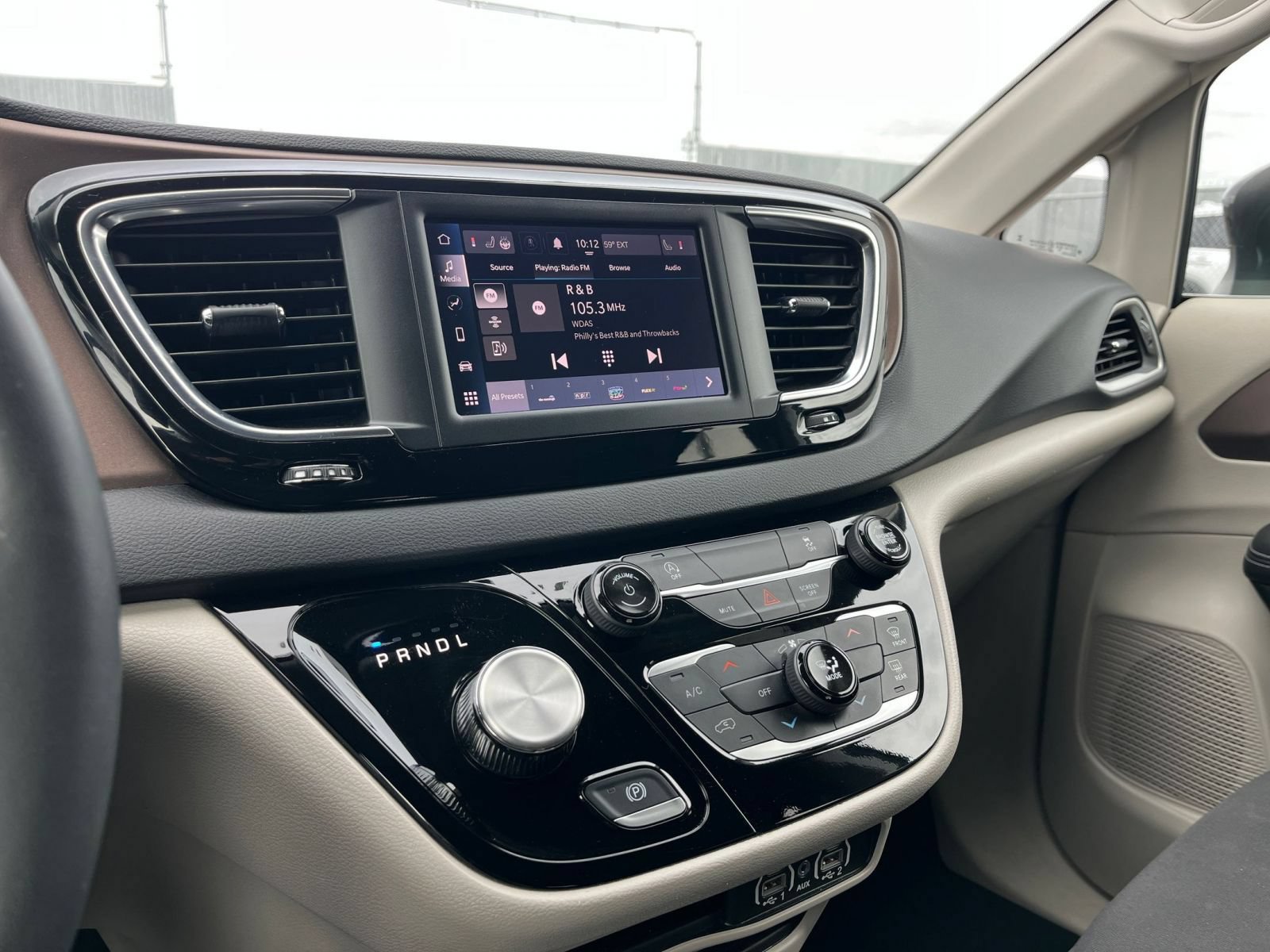 Used 2024 Chrysler Voyager LX FWD image 19