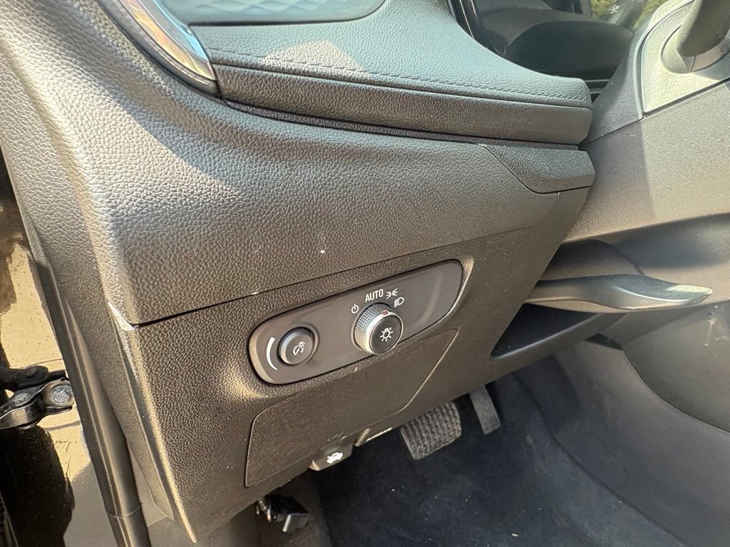 Used 2025 Buick Encore GX Preferred FWD image 9