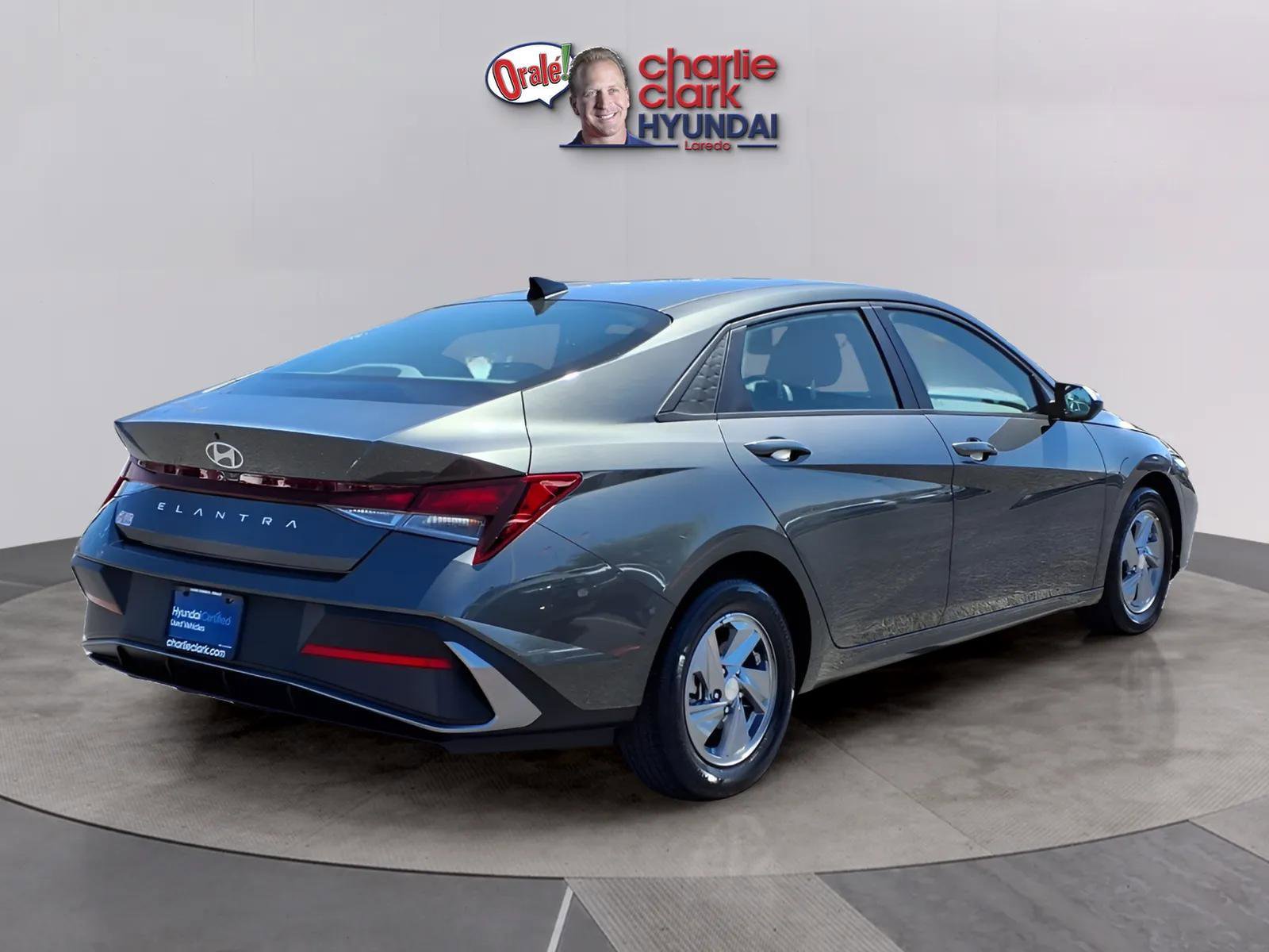 Certified 2024 Hyundai Elantra SE image 5