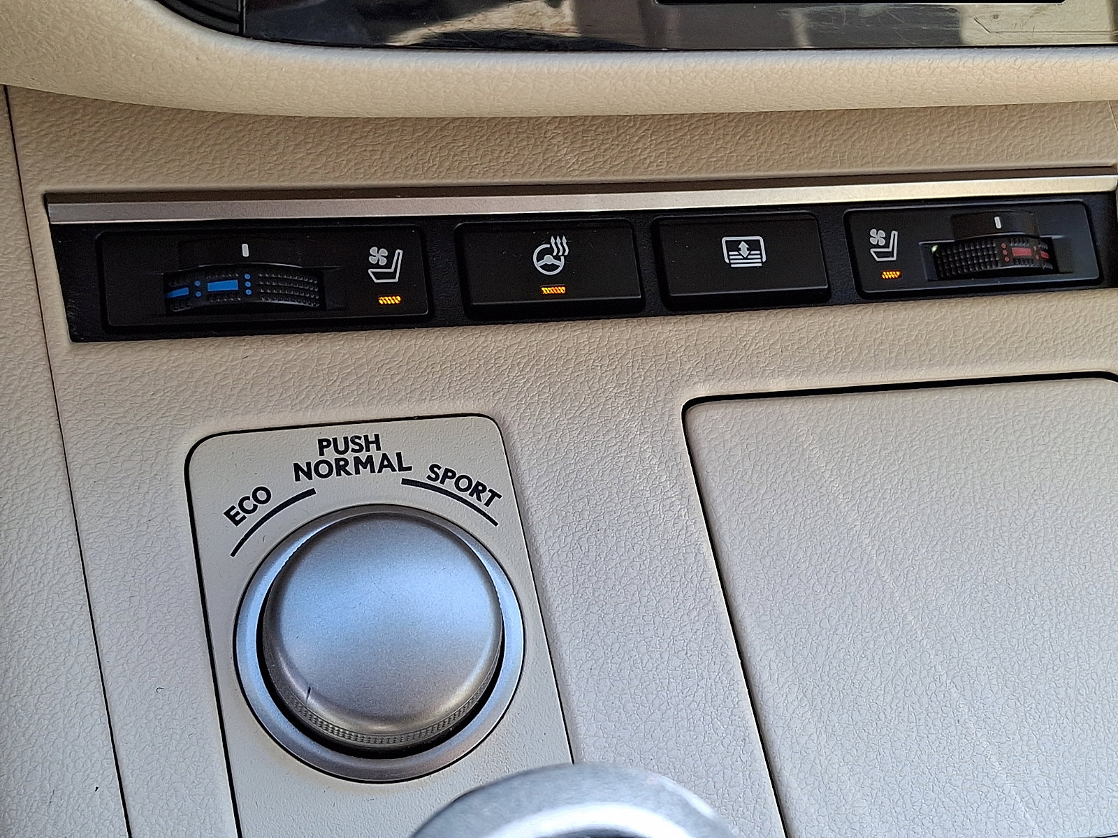 Used 2014 Lexus ES 350 w/ Luxury Package image 25