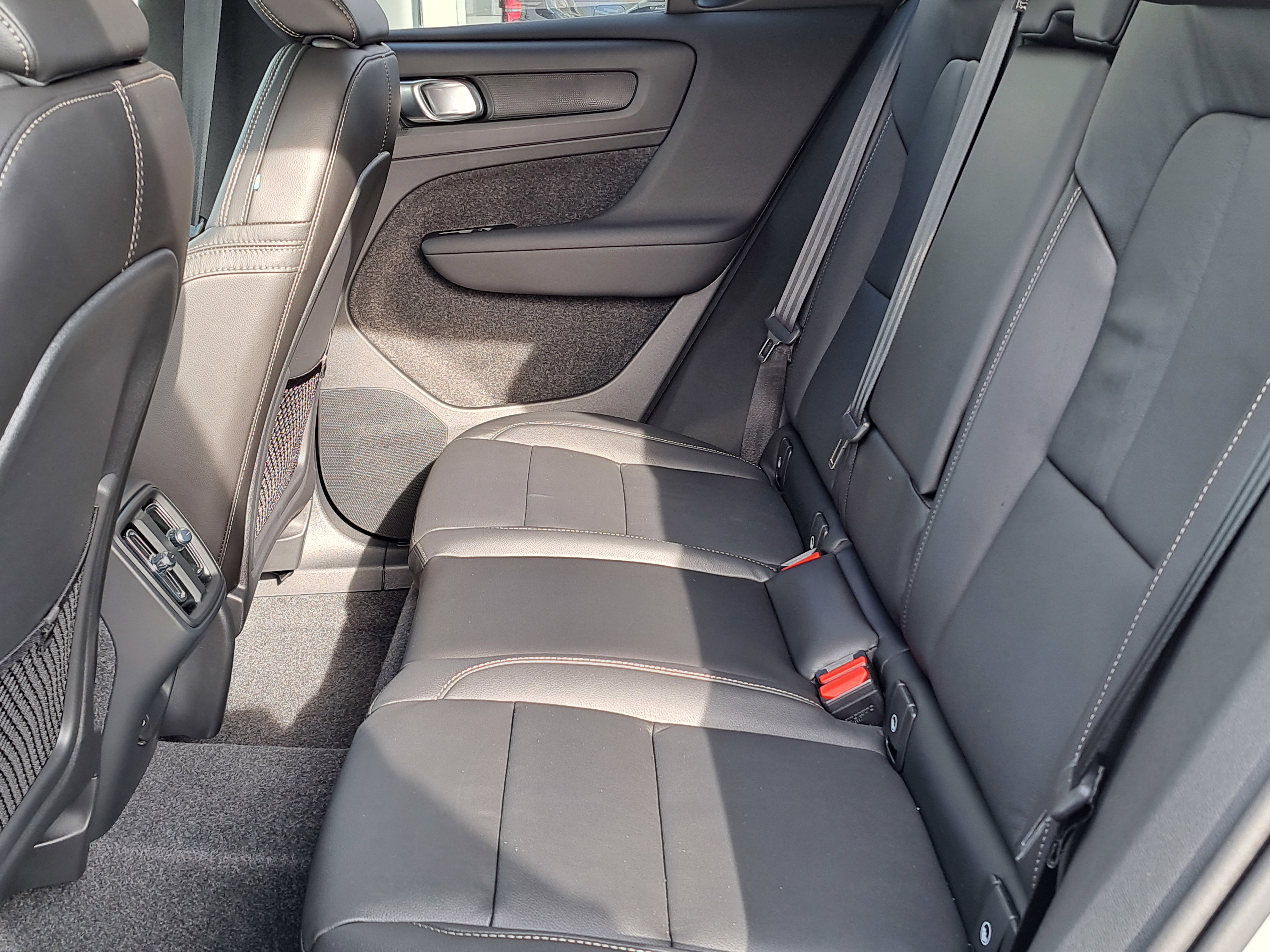 New 2026 Volvo XC40 B4 Plus image 7