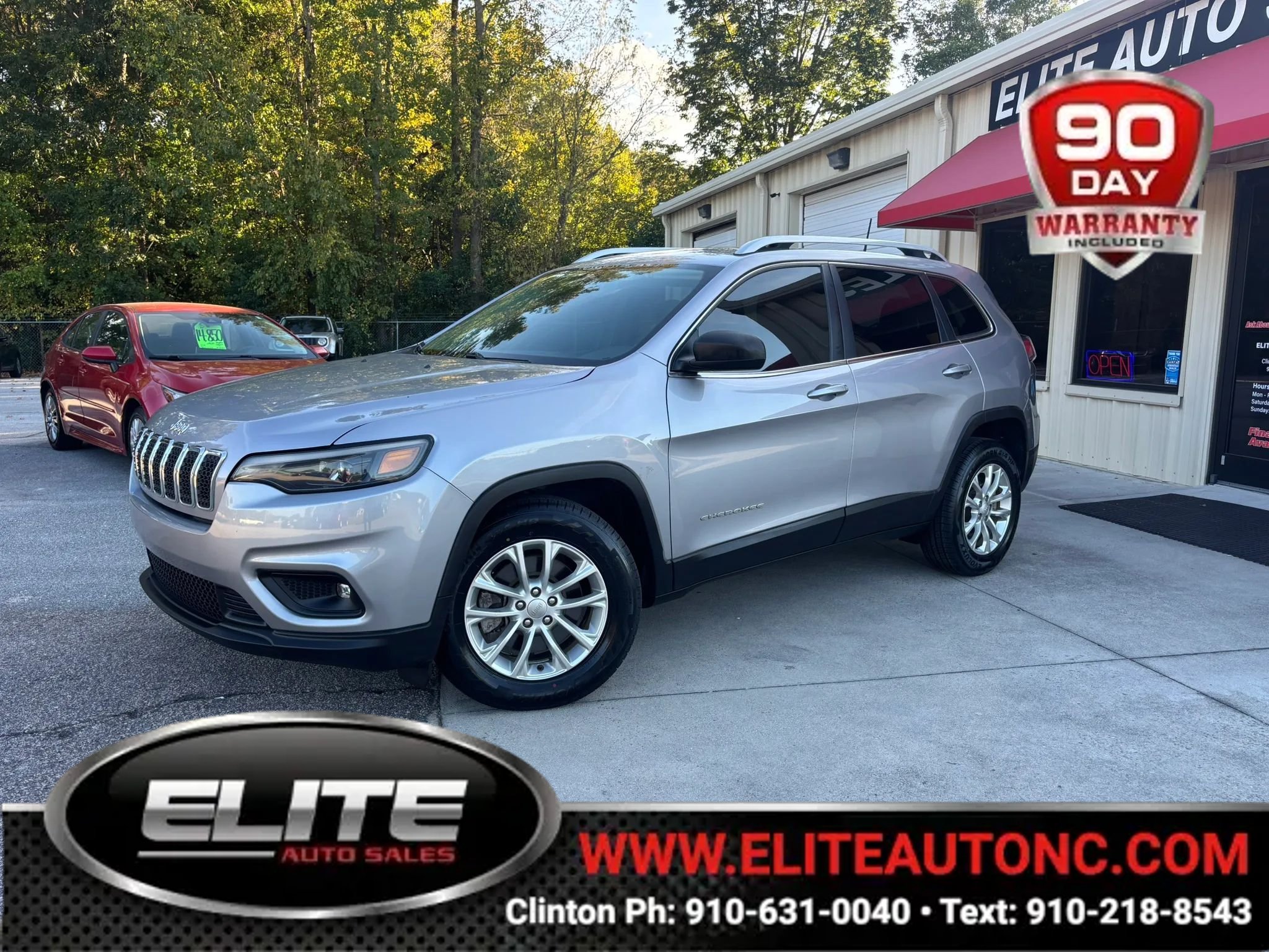 Used 2019 Jeep Cherokee Latitude w/ Popular Appearance Group FWD image 1