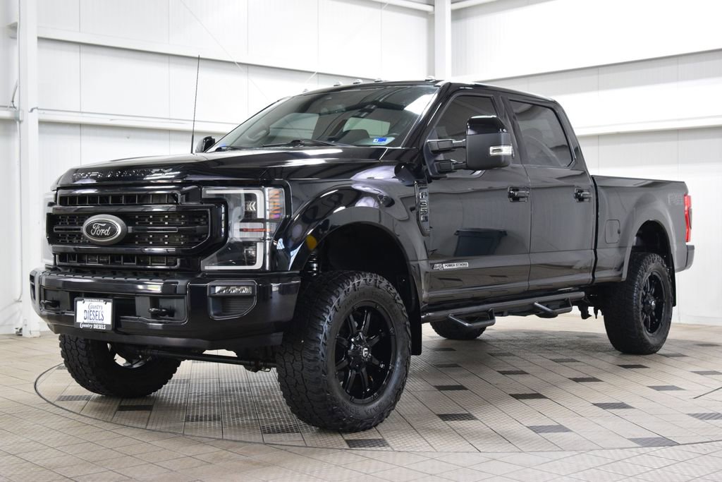 Used 2022 Ford F350 Lariat w/ Black Appearance Package image 3