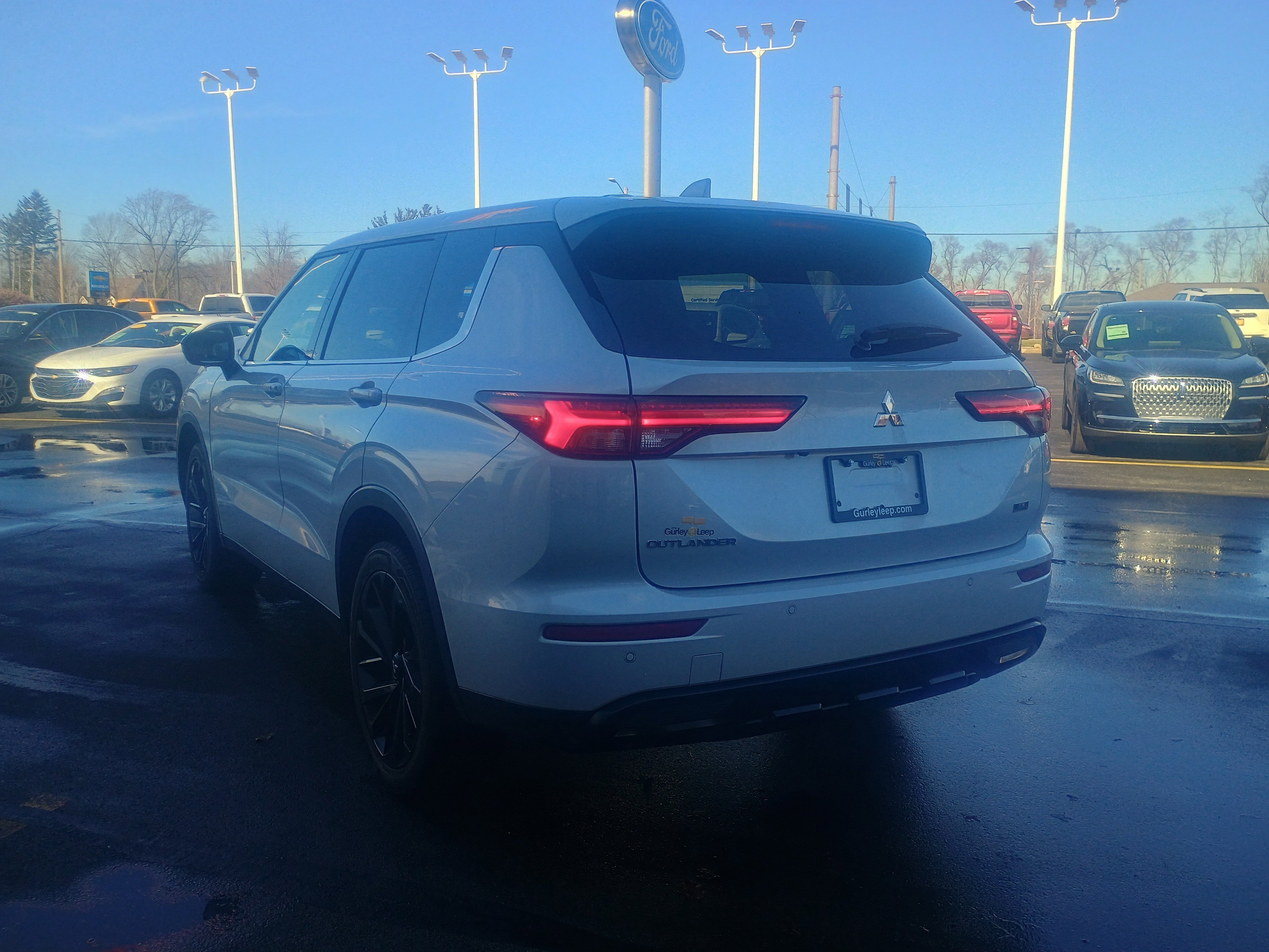 Used 2024 Mitsubishi Outlander SE image 5