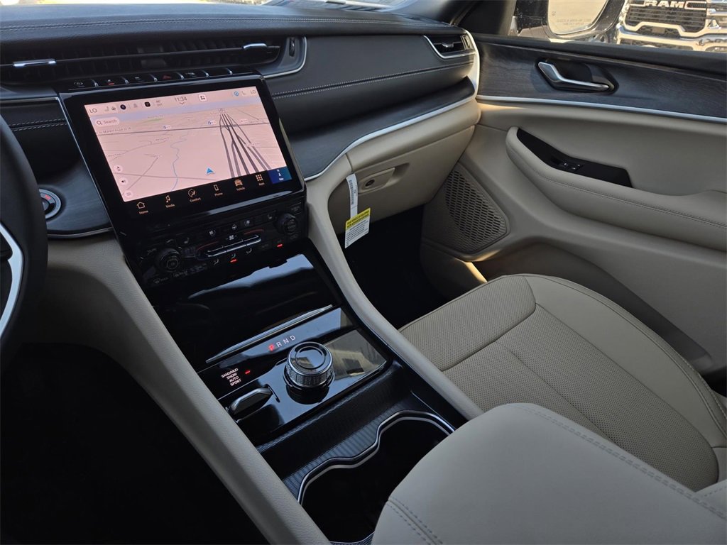 New 2025 Jeep Grand Cherokee Limited w/ Luxury Tech Group II image 18