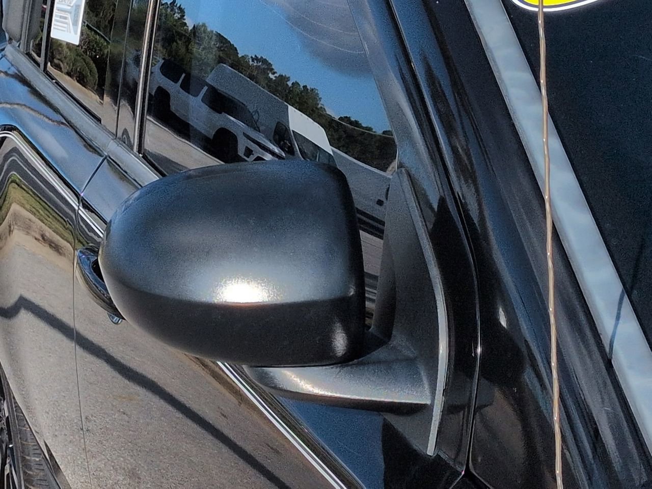 Used 2012 Jeep Compass Latitude w/ Altitude Pkg FWD image 11