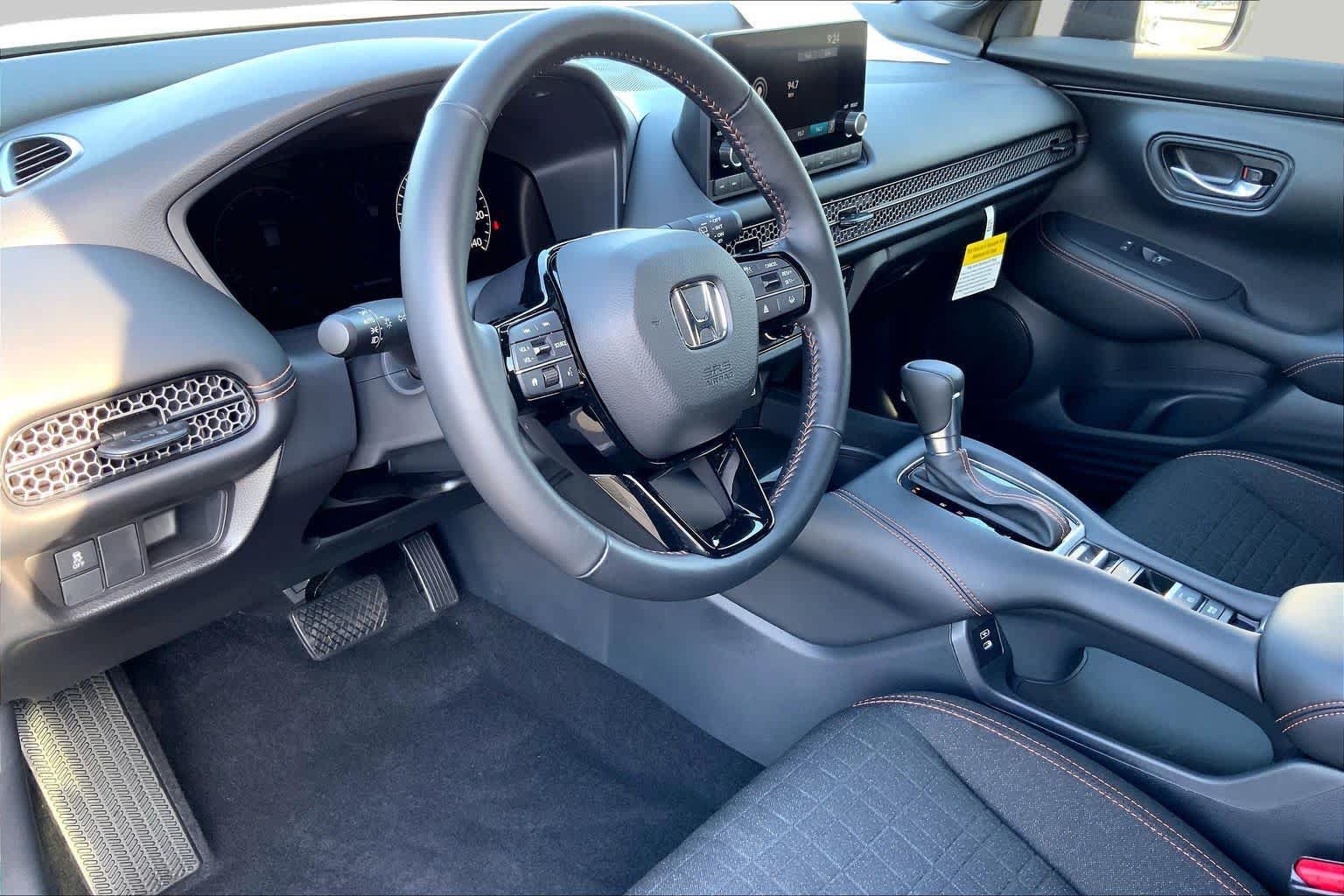 Used 2025 Honda HR-V Sport image 17