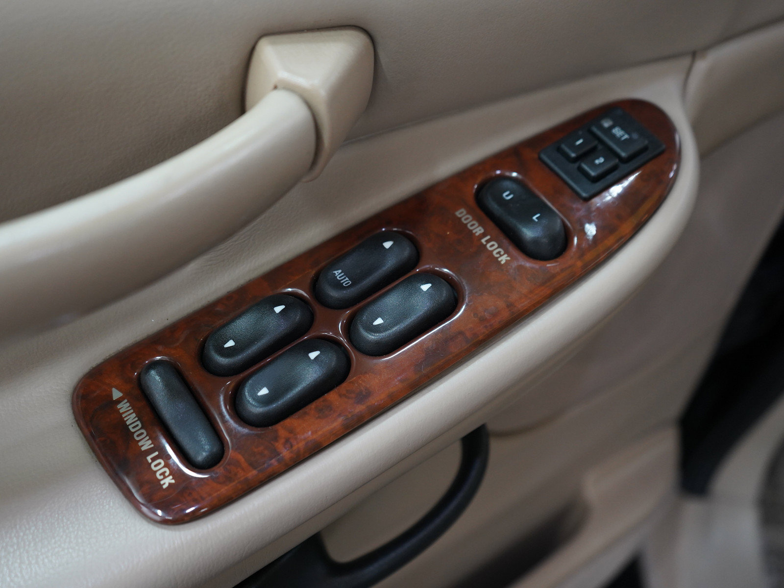 Used 2002 Lincoln Navigator 4WD image 21