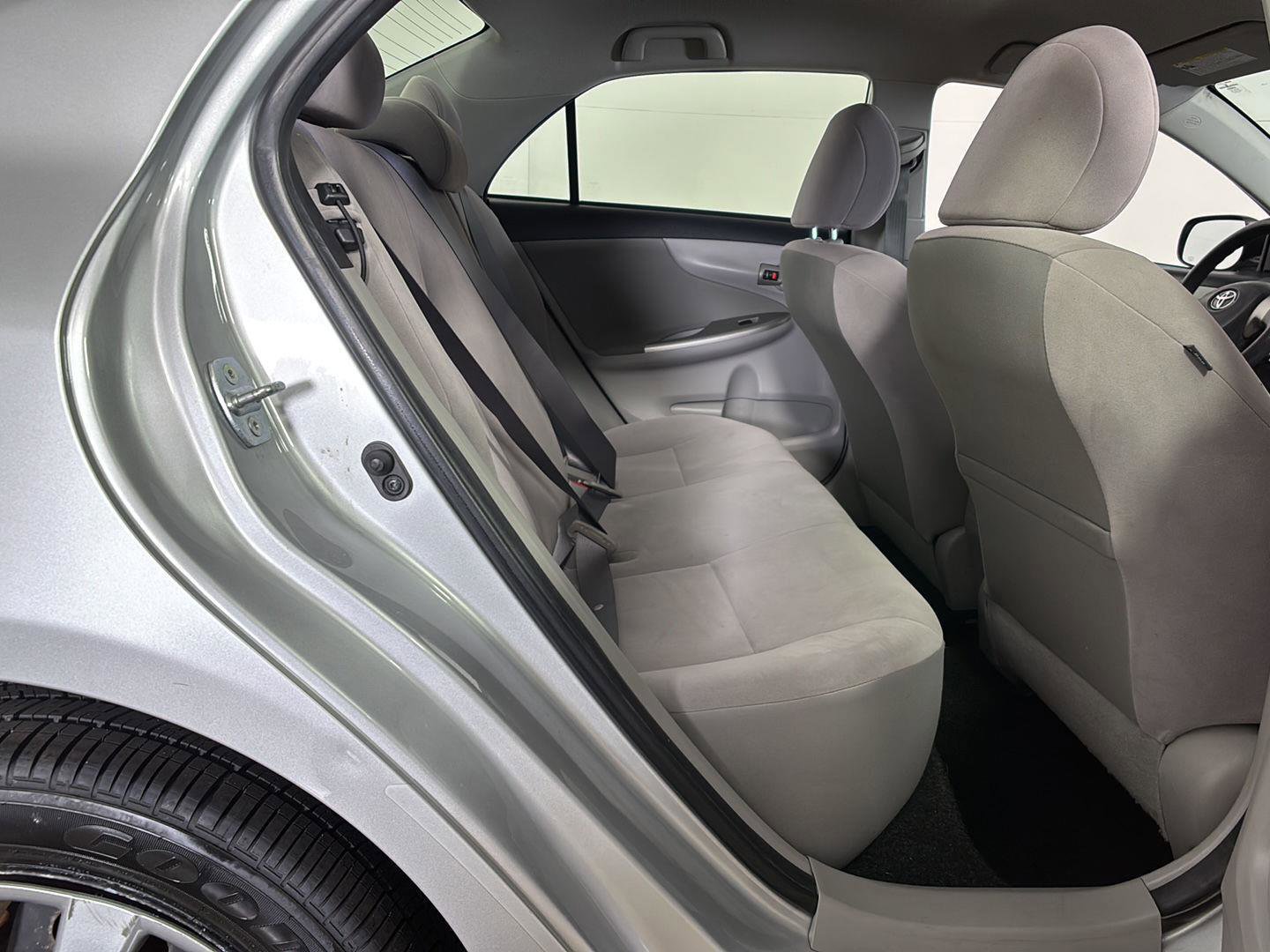 Used 2012 Toyota Corolla LE image 17