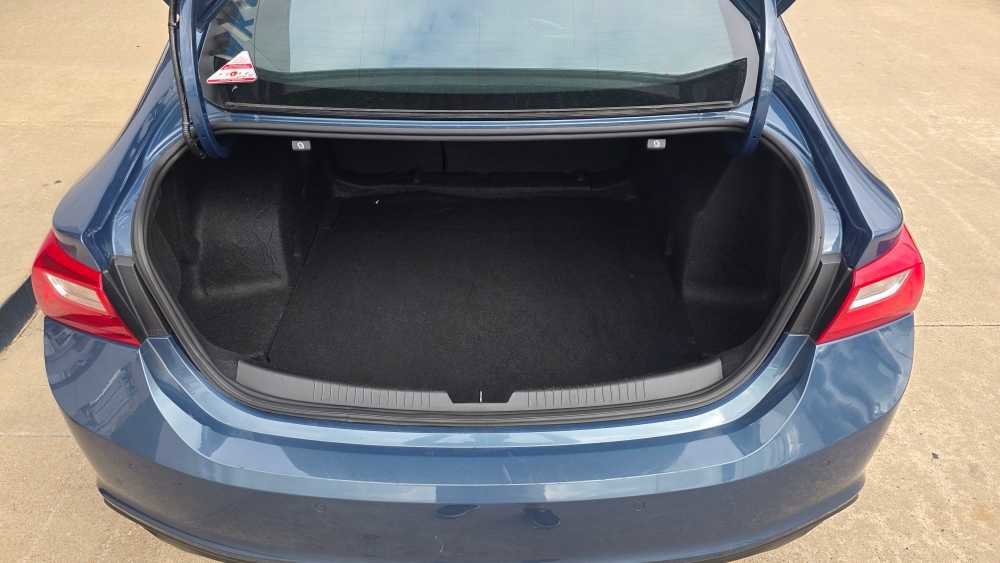 Used 2024 Chevrolet Malibu LT image 9