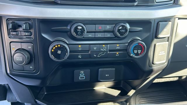 New 2025 Ford F550 4x4 Regular Cab Super Duty image 15