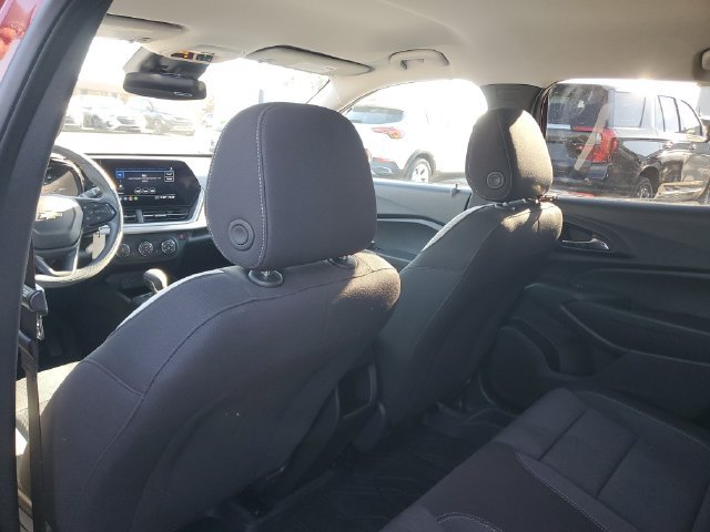 Certified 2025 Chevrolet Trax LS w/ LS Convenience Package FWD image 9
