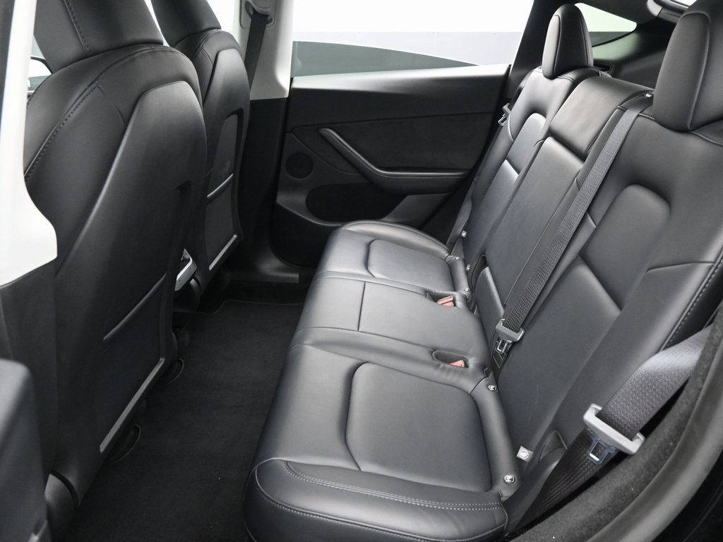 Used 2025 Tesla Model Y Long Range image 27