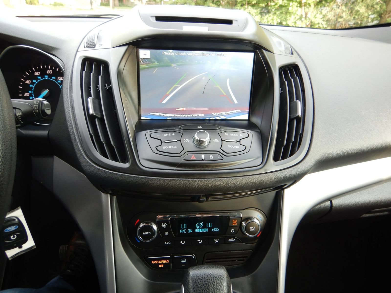 Used 2016 Ford Escape SE w/ Equipment Group 201A AWD/4WD image 14