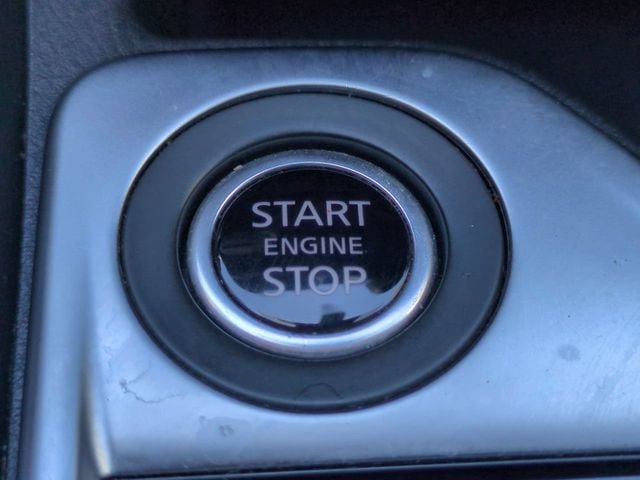 Used 2023 Nissan Sentra SR w/ SR Premium Package FWD image 27