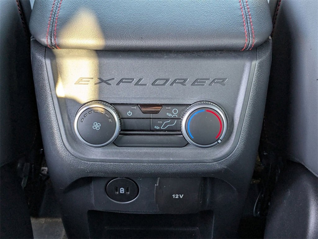Used 2025 Ford Explorer ST-Line w/ ST-Line Street Pack image 30